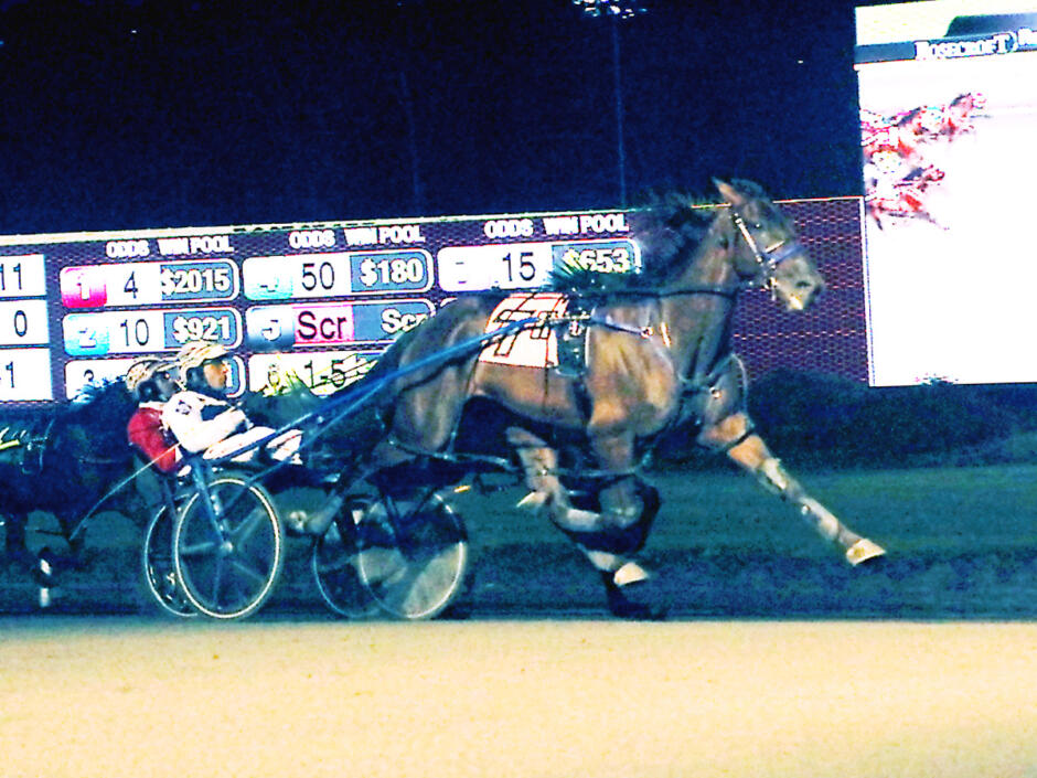 Leonidas A Upsets Favorite Bettor’s Wish to win $100,000 Potomac Pace Invitational