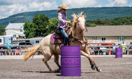 Barrel Racers Raise Funds for Cornell